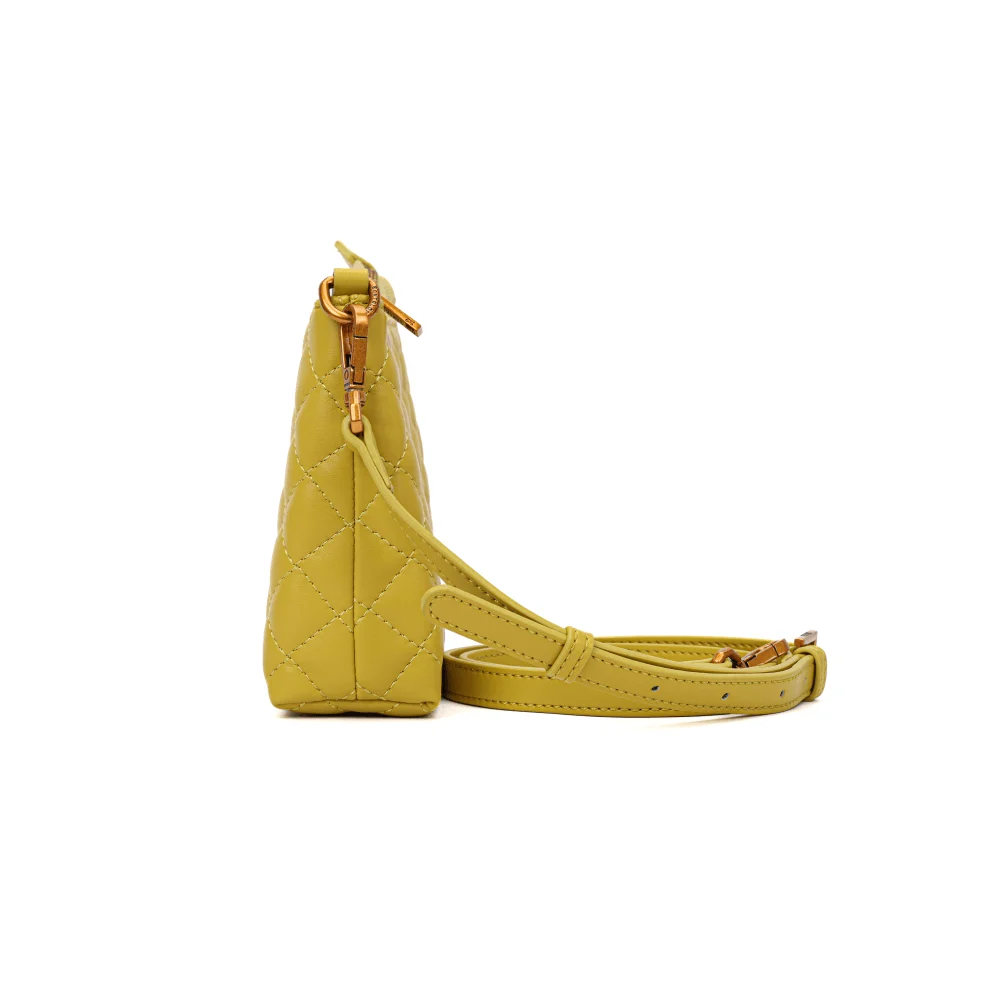 Bolsa Clutch Verde Floater Matelassê Transversal - vista 4 de 7